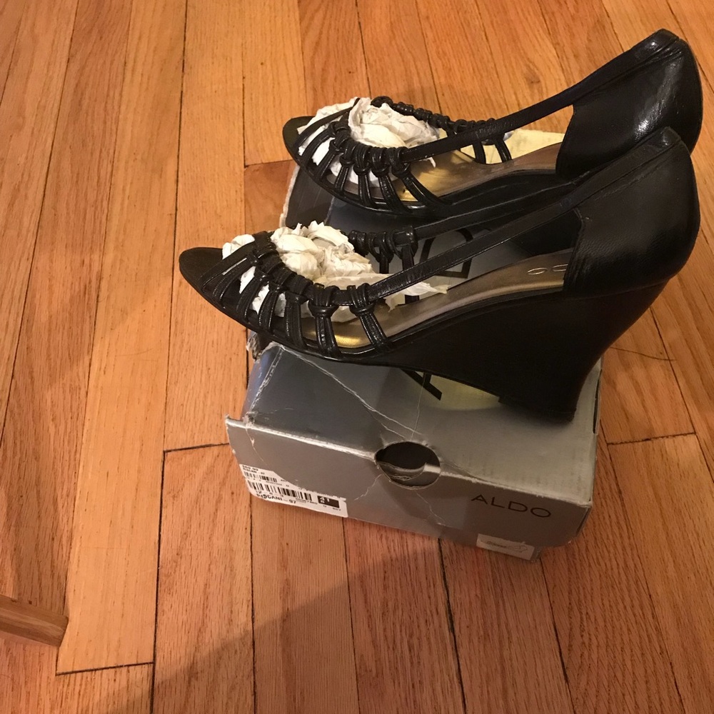 Aldo wedges